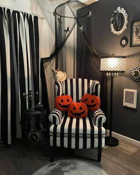 Jack Skellington on Instagram: “I love this #halloween room! The chair is straight out of #beetlejuice and the moon rug is amazing… 🖤🤍🖤🤍 . 📷: unknown . #goth #gothhome…” Goth House Interior Home Decor, Emo Interior Design, Vintage Gothic Bedroom Ideas, Goth Western Style Home, Maximalist Goth Decor, Spooky Nursery Ideas, Beetlejuice Nursery, Spooky House Aesthetic, Weird Home Decor Diy