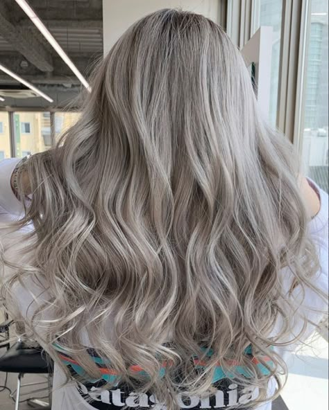 Blonde Asian Hair, Hair Colour Blonde, Ash Blonde Hair Balayage, Perfect Blonde Hair, Bombshell Hair, Beige Hair, Wella Hair, Hair Styles Color, Korean Hair