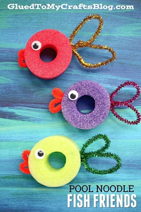 Dollar Tree Craft Idea - Pool Noodle Fish Friends - Kids Crafts Tutorial - Summer Themed - Beach and Under The Sea Idea Pool Noodle Fish Craft, Pool Noodle Under The Sea, Diy Finding Dory Party Decorations, Under The Sea Crafts Elementary, Water Themed Crafts For Kids, Beach Kids Crafts, Summer Themed Crafts For Toddlers, Diy Fish Craft, Under The Sea Craft Ideas