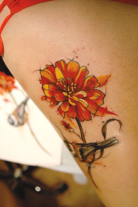 Zinnia Tattoo, Sewing Tattoos, Marigold Tattoo, Zinnia Flower, Autumn Tattoo, Watercolor Tattoo Flower, Elements Tattoo, Flame Tattoos, Zinnia Flowers