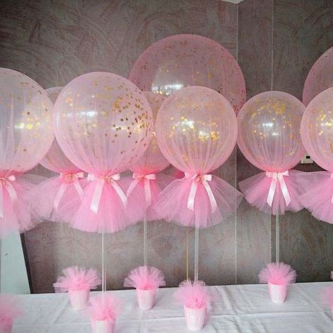 Balloon Baby Shower Centerpieces, Tulle Balloons, Christening Balloons, Babyshower Party, Idee Babyshower, Girl Christening, Shower Centerpieces, Balloon Centerpieces