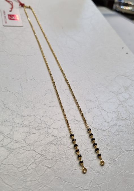 Mini Ganthan Design Gold, Black Beads Chain Indian, Minimalist Mangalsutra, Modern Mangalsutra, Short Mangalsutra, Fashion Jewelry Necklaces Gold, Kids Gold Jewelry, Mangalsutra Chain, Mangalsutra Design