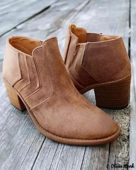 Chunky Heeled Boots, Sandals Patterns, Rough Heels, Winter Heels, Point Shoes, Peep Toe Sandals, Round Toe Heels, Chunky Boots, Cool Boots