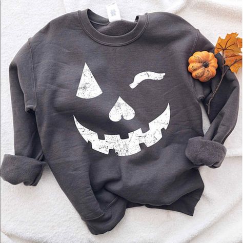 Winking Pumpkin Crewneck Sweatshirt Charcoal Grey Soft S:2-4 M:6-8 L:10-12 If You Would Like Measurements. Feel Free To Comment Charcoal Sweater, Diy Sweatshirt, Pumpkin Sweatshirts, Pumpkin Face, Pretty Top, Sweatshirt Fabric, Pumpkin Faces, Gildan Sweatshirts, Halloween Looks