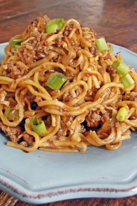 Szechuan Noodles With Spicy Beef Sauce Recipe - Jam Hands Spicy Szechuan Noodles, Szechuan Noodles, Noodles Spicy, Recipes Using Ground Beef, Ground Recipes, Wok Recipes, Beef Sauce, Chinese Noodles, Onion Sauce