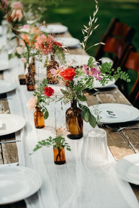 spring floral centrepiece Cheap Wedding Table Centerpieces, Wedding Motifs, Simple Wedding Centerpieces, Wedding Floral Centerpieces, Wedding Table Decorations, Long Table, Wedding Flower Arrangements, Wedding Table Centerpieces, Rustic Table