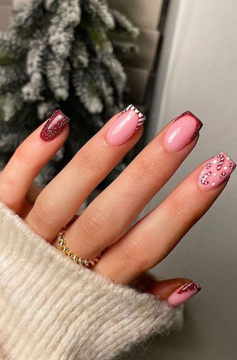 Christmas nails, Christmas nail art, Christmas nail ideas, Cute Christmas nails, festive nails, cute Lowkey Christmas Nails, Christmas Nails For Teens, Nails For 10yrs Old, Simplistic Christmas, Nails For October, Christmas Nails Glitter, Calm Christmas, Nails Basic, Nails Kids