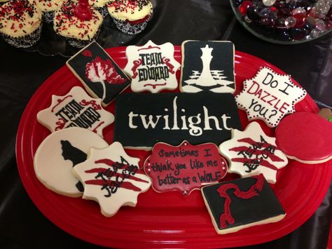 Cookies made by Twins Plus Goodies on Facebook Twilight Cookies, Twilight Birthday, 17th Birthday Party Ideas, Twilight Party, 17th Birthday, Birthday Parties, Twins, Party Ideas, Birthday Party