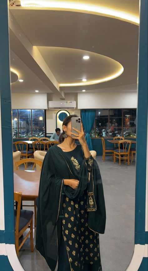 Traditional Mirror Selfie, Traditional Snap, Simple Indian Suits, Girly M Instagram, Simple Kurta Designs, Desi Fashion Casual, Desi Aesthetic, Diy Clothes Design, Self Portrait Poses