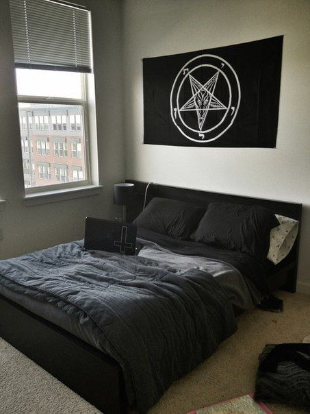 Emo Bedroom, Gothic Stuff, Goth Home Decor, Dekorasi Kamar Tidur, Gothic Home Decor, House Room, Room Inspiration Bedroom, Dream Rooms, Aesthetic Bedroom