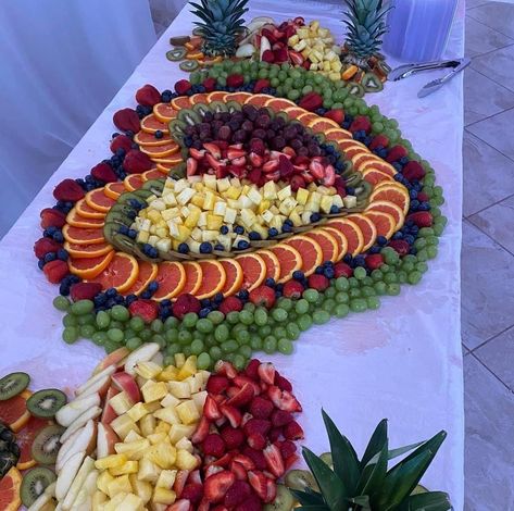 Veggie Display Wedding, Fruit Tray For Engagement Party, Anniversary Fruit Tray, Wedding Fruit Tray Ideas, Wedding Fruit Table Ideas, Engagement Party Fruit Platter, Fruit Tray Designs Parties, Diy Fruit Table, Fruit Trays For Weddings