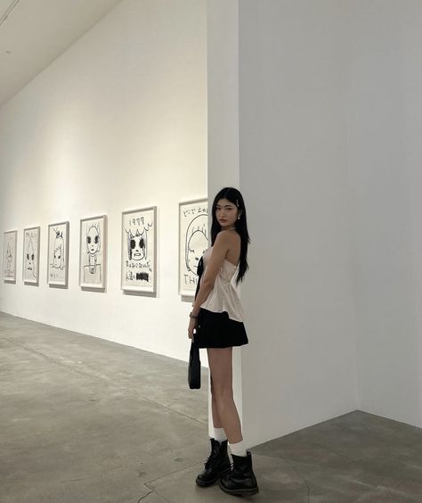 Exhibition Outfit, Video Game Outfits, Museum Outfit, Girl Boss Style, Foto Ideas Instagram, Classy Casual, Feminine Aesthetic, Classy Casual Outfits, Gaming Clothes