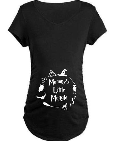 A cute maternity shirt for those who love Harry Potter! Harry Potter Maternity Shirt, Harry Potter Maternity, Harry Potter Pregnancy Announcement, Baby Announcement Shirt, Baby Announcement Shirts, Harry Potter Baby Shower, Theme Harry Potter, Harry Potter Baby, Maternity Shirt