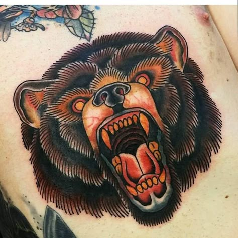 Traditional Bear Tattoo, Traditional Back Tattoo, Traditional Tattoo Black And White, Circus Tattoo, Bear Tattoo Designs, Tatuagem Masculina Pequena, Traditional Tattoo Flowers, Traditional Tattoo Designs, Traditional Tattoo Sleeve