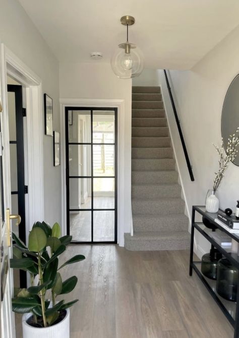 Small Home Entrance Decor, Small Hallway Ideas Entrance Halls, Small Entrance Hall Ideas, Black Panelling, Small Entrance Halls, Modern Hallway Design, House Hallway, Entrance Hall Decor, White Hallway