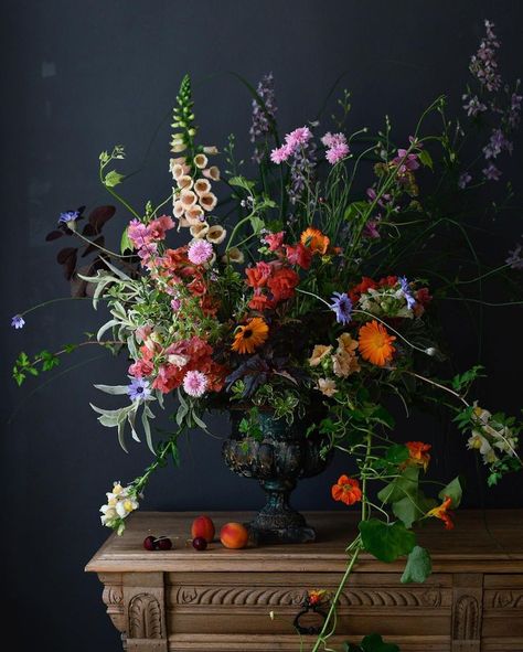 Leigh Chappell (@leigh.chappell.flowers) • Instagram photos and videos Dutch Masters Flowers, Wild Floral Arrangements, Long Table Wedding, Flower Urn, Dutch Masters, Fall Flower Arrangements, Flowers In A Vase, Flower Farmer, Fresh Flowers Arrangements