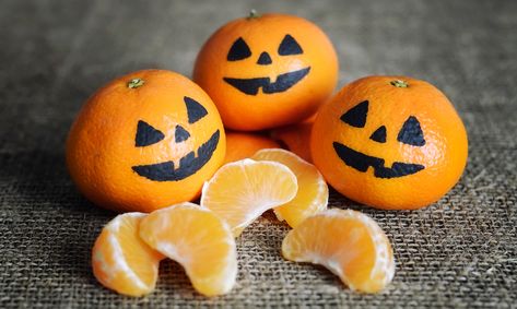 Easy as 1-2-3! Halloween Lunch Ideas, Halloween Lunch Box, Easy Halloween Snacks, Halloween Lunch, Healthy Halloween Treats, Lunch Box Ideas, Kid Friendly Halloween, Fun Halloween Food, Halloween Fest