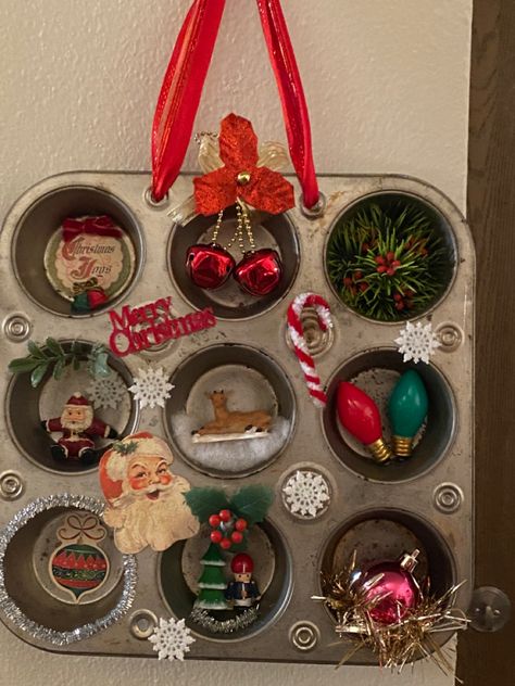 Muffin Tin Decor Ideas, Old Cupcake Pan Crafts, Muffin Tin Christmas Crafts, Muffin Tin Crafts Ideas, Cookie Tins Repurposed, Muffin Tin Crafts, Kitchy Christmas, Repurpose Projects, Tin Ideas