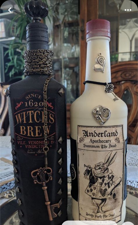 Witchy Wine Bottle Crafts, Fancy Liquor Bottles, Painted Bottles Halloween, Painting Liquor Bottles, Gothic Bottles Diy, Painting Liquor Bottles Diy, Wine Bottle Halloween Decorations, Halloween Bottle Art, Steampunk Bottle Art