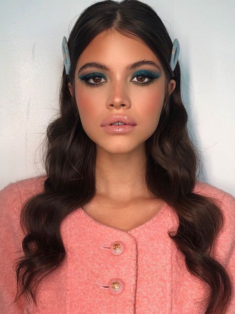 Spring 2024 Makeup Trends, Soft Summer Makeup, Vogue Makeup, Monochrome Makeup, Modern Makeup, Retro Makeup, Makijaż Smokey Eye, Mandolin, Gorgeous Makeup