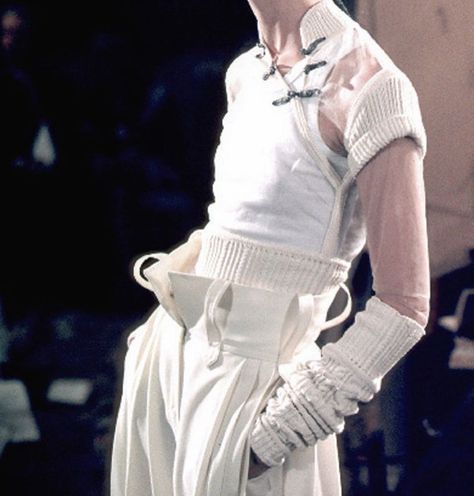 Judas on Instagram: “Christian Dior SS 1999 by John Galliano 🤍⚡️🦴 #wuf #WAF #WOofles #justsaying ✔️” Erin O'connor, Womens Fashion Casual Summer, Fashion People, John Galliano, Tank Top, Womens Fashion Casual, Fashion Details, Fashion History, 90s Fashion