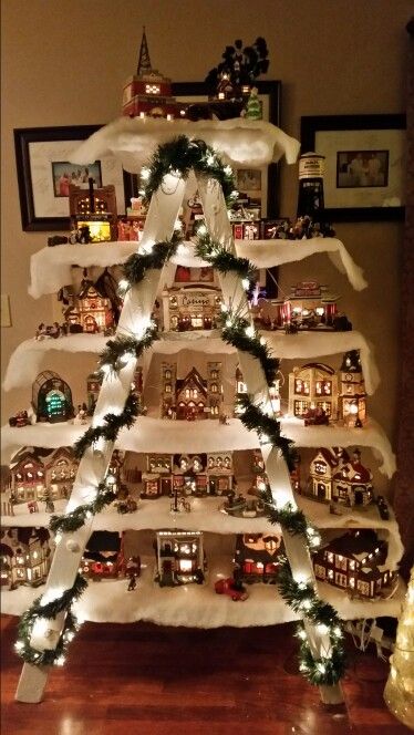 40 Christmas Decorations Spreading On Pinterest All About Christmas Stocking Ideas, Village Ideas, Diy Jul, Christmas Village Display, Christmas Decorating Ideas, Village Display, Snow Village, God Jul, Christmas Villages