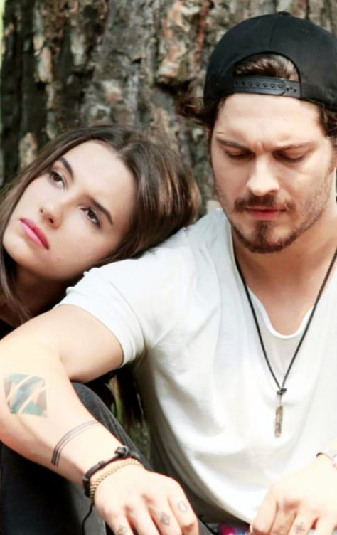 Deli Bal, Leyla Lydia, Beautiful Couple Quotes, Cagatay Ulusoy, Turkish Drama, Erkenci Kuş, Couple Quotes, Beautiful Couple, Couple Photos