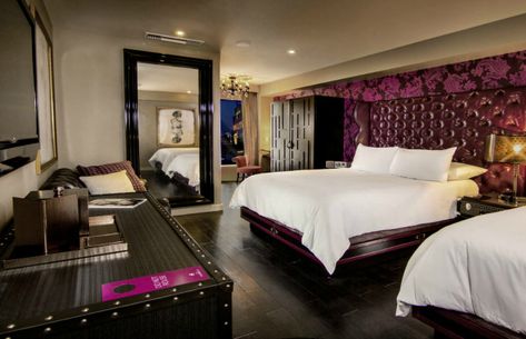 These Las Vegas hotels offer modern, clean and comfortable rooms, high-quality amenities, and prices you don’t have to be a high roller to afford. Las Vegas Luxury Hotels, Unusual Hotels, Las Vegas Luxury, Luxury Boutique Hotel, Hotel Reservations, Las Vegas Hotels, King Bed, Boutique Hotels, Beautiful Bedrooms