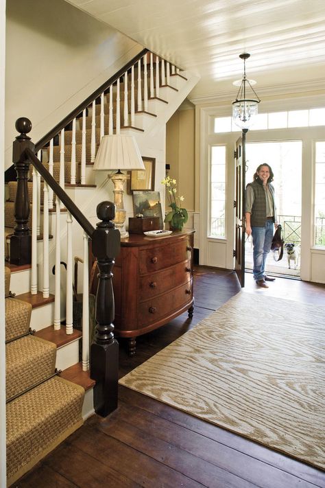 Inviting Entry Antique Entryway, Painted Banister, Farmhouse Entry, Century Farmhouse, Entry Stairs, Latest Interior Design Trends, Foyer Decorating, Entry Hallway, Entry Hall