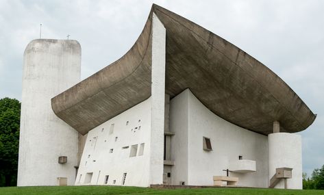 Chapelle (1955, archit. Le Corbusier) Notre-Dame-du-Haut à… | Flickr Ronchamp Chapel, Chapel Architecture, Ronchamp Le Corbusier, Praying Hands, The Architect, Architecture Old, A Ship, Brutalism, Notre Dame