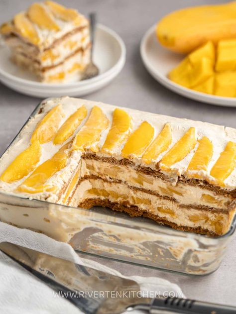 No Bake Fruit Cake Graham Crackers, Mango Graham Aesthetic, Mango Float Filipino Recipe, Graham Cake Recipe, Cheesecake Dessert Ideas, Mango Tiramisu Recipe, Mango Graham Float, Mango Graham Cake, Dessert Graham