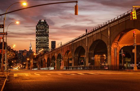 Sunset on Queens blvd with Chrysler Building - Sunnyside, Queens, New York City Queens Nyc Aesthetic, Nyc Queens, Sunnyside Queens, Queens College New York, Sunrise In New York City, Sunset Blvd Los Angeles, New York Sunset, Queens Nyc, 1960s New York City