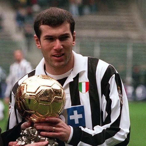 in 1998  won the Ballon d'Or  How would you like some free football tips or horse racing tips.  Check us out at http://bit.ly/2rNmLLX  #footballtips #freetips #horseracingtips #winners #horseracing #profit #tipalgo  credit : juventus Street Football, Football Players Images, Football Tips, Best Football Players, Free Football, Football Images, Sports Aesthetic, Zinedine Zidane, Juventus Fc