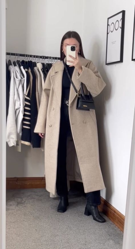 Zara Coat Outfit, Long Beige Coat Outfit, Beige Wool Coat Outfits, Beige Coat Outfit Classy, Cream Coat Outfit Winter, Beige Coat Outfit Winter, Cream Jacket Outfit, Beige Coat Outfit, Beige Sweater Outfit