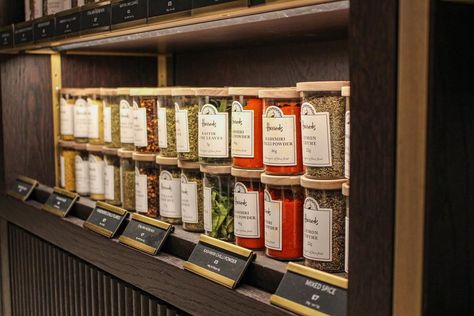 Why are herbal remedies so popular in the modern world? Herbal Academy, Herbal Tea Benefits, Herbs Plants, Apothecary Style, Herb Shop, Herbal Teas Recipes, Organic Herbal Tea, Slippery Elm, Spice Cabinet