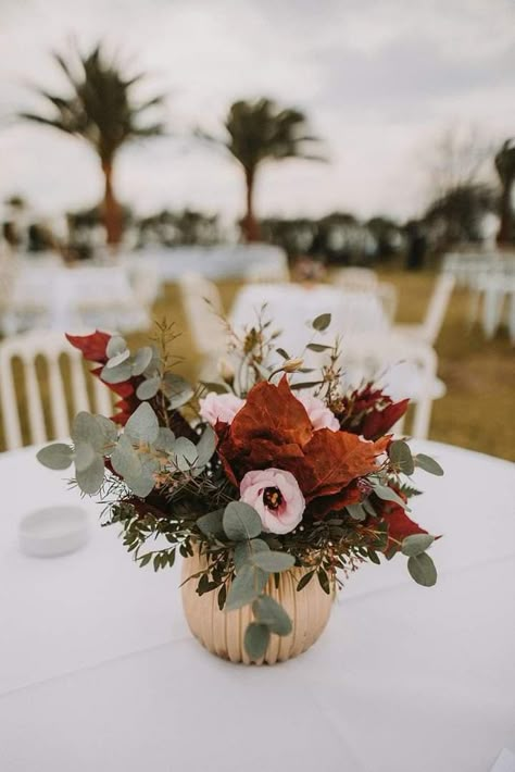 Fall Wedding Arches, Quince Decorations, Hippie Wedding, Flower Arrangements Simple, Fall Wedding Bouquets, Outdoor Wedding Reception, Rustic Flowers, 50th Wedding, Wedding Deco