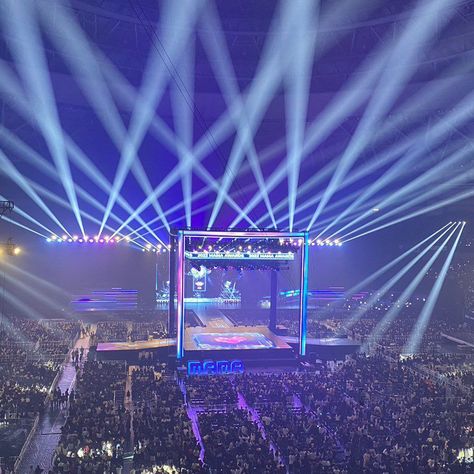 Kpop Award Show Aesthetic, Mama Awards Stage, K Pop Award Show, Award Show Stage, Kpop Award Show, Kyocera Dome Osaka, Kpop Awards, 2022 Mama Awards, Korean Music Awards