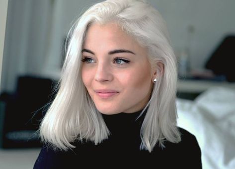 High Fashion Summer, Platinum Bob, 40 Hairstyles, Silver White Hair, Blonde Short Hair, Short White Hair, Icy Blonde Hair, Going Blonde, White Hair Color