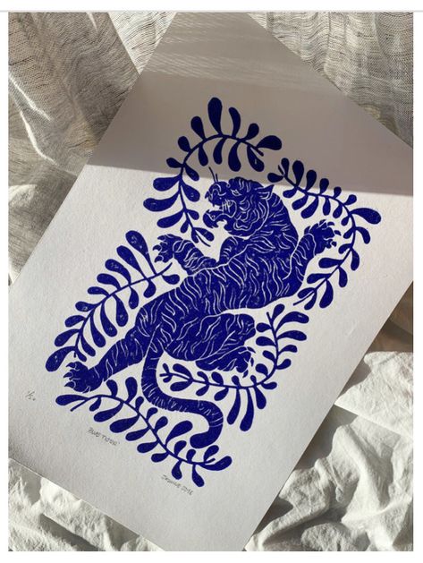 Simple Screen Printing Ideas, Linocut Tiger, Linocut Prints Simple, Print Making Ideas, London Art Studio, Linocut Pattern, Blue Ink Tattoos, Art Prints Minimalist, Lino Art