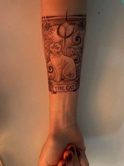 Cat Tarot Card Tattoo, Tattoo Para, Cat Tats, Toe Tattoos, Baby Tattoo Designs, Baby Tattoo, Tarot Tattoo, Tarot Card Tattoo, Hippie Car