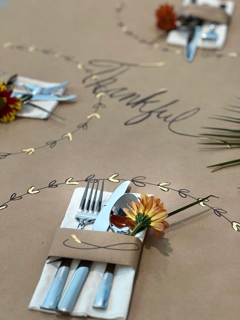 Kraft Paper Placemats Table Settings, Thanksgiving Table Decor Brown Paper, Thanksgiving Table With Brown Paper, Thanksgiving Kraft Paper Table, Butcher Paper Tablecloth Party, Kraft Paper Table Setting, Brown Craft Paper Tablescape, Thanksgiving Table Brown Paper, Brown Paper Christmas Table