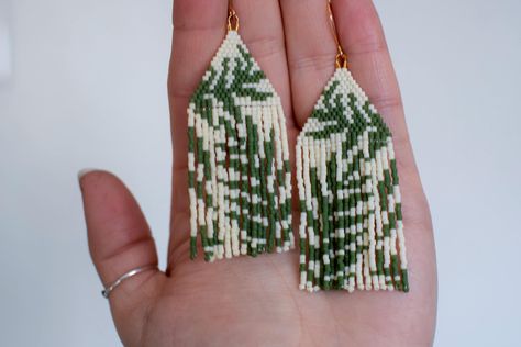 Beadwork Designs Earrings, Bead Weaving Earrings, Loom Earrings, Delica Beaded Earrings, Delica Earrings, Handwoven Earrings, Seed Bead Jewelry Patterns, Beaded Chandelier Earrings, Beaded Earrings Tutorials