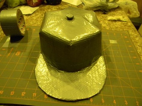 How to make a duct tape hat Duct Tape Clothes, Market Day Ideas, Duct Tape Projects, Teen Crafts, Flat Bill Hat, Tape Projects, Duct Tape Crafts, Crafts Diy Projects, Diy Denim