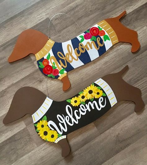 cafet Weenie Dog Door Hanger, Dachshund Wood Crafts, Dachshund Crafts, Dog Themed Crafts, Thunder Laser, Arte Dachshund, Woodworking Projects Table, Woodworking Apron, Woodworking Projects Furniture