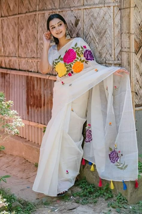 Fabric Paint On Saree, Painting Sarees Design, Hand Painted Blouse Designs, Hand Painted Lehenga, Flower Saree, Hand Painted Saree, Saree Painting Designs, Shirt Painting, Cotton Blouse Design