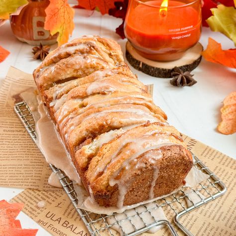 Pumpkin Pull-Apart Loaf - Caitlin's Table Pumpkin Cinnamon Pull Apart Bread, Pull Apart Pumpkin Bread, Pull Apart Loaf, Cinnamon Glaze, Healthy Banana Muffins, Pancake Bites, Canned Biscuits, Biscuit Dough, Buttery Biscuits