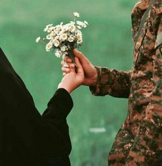 Soldier Couple Aesthetic, Soldier Love Couple Army Cartoon, Army Couple Pictures Romantic, Army Couple Photography, Military Romance Aesthetic, Soldier Love, Army Couple Pictures, Army Wedding, Muslim Wedding Photography