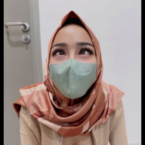 Sexy Syalifa Tank Top Hijab, Foto Cewek Hijab Aesthetic, Hijab Ideas, Hijab Beauty, Hijab Dress Party, Hijab Aesthetic, Casual Hijab, Hijab Ootd, Casual Hijab Outfit