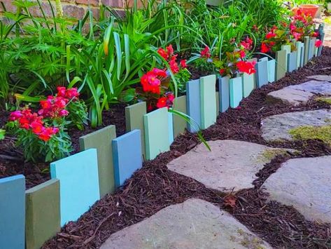 Whether you want an artsy look or something more natural, these colorful and creative edges make your garden even more eye catching. Brick Landscape Edging, Plastic Landscape Edging, Steel Edging Landscape, Garden Edger, Brick Garden Edging, Landscape Timbers, Landscape Borders, Brick Garden, Hardscape Design