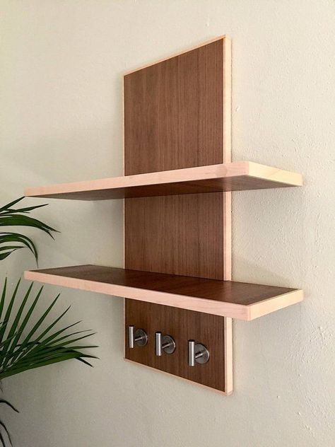 Entryway Shelves, Small Woodworking Projects, Wall Rack, Woodworking Projects That Sell, Wood Crafts Diy, Small Wood Projects, Woodworking Wood, Diy Furniture Projects, Woodworking Techniques